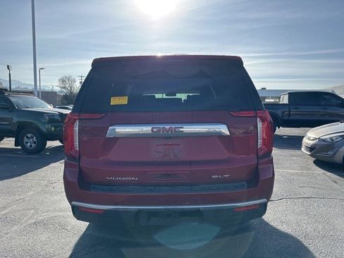 Used 2023 GMC Yukon XL SLT w/ SLT Luxury Package image 5