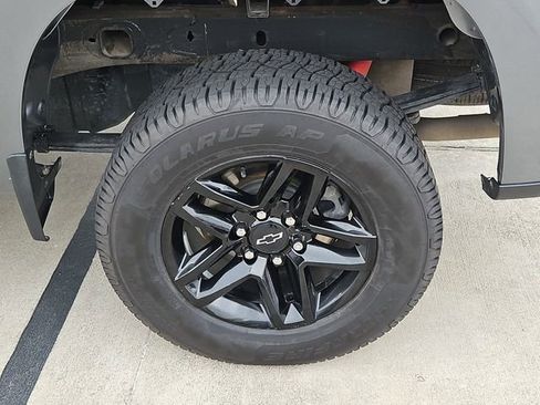 Used 2021 Chevrolet Silverado 1500 LT Trail Boss AWD/4WD image 8