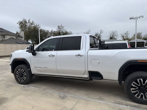 Certified 2024 GMC Sierra 2500 Denali Ultimate w/ Max Trailering Package image 6