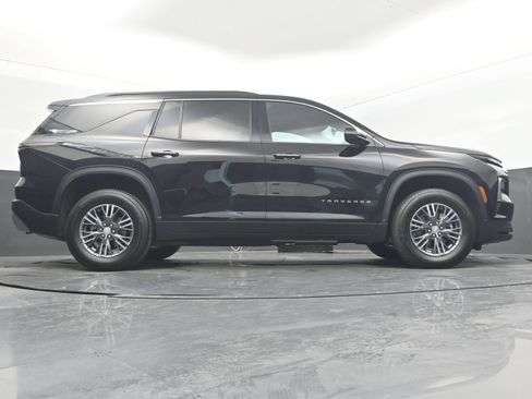 Certified 2026 Chevrolet Traverse LT FWD image 41