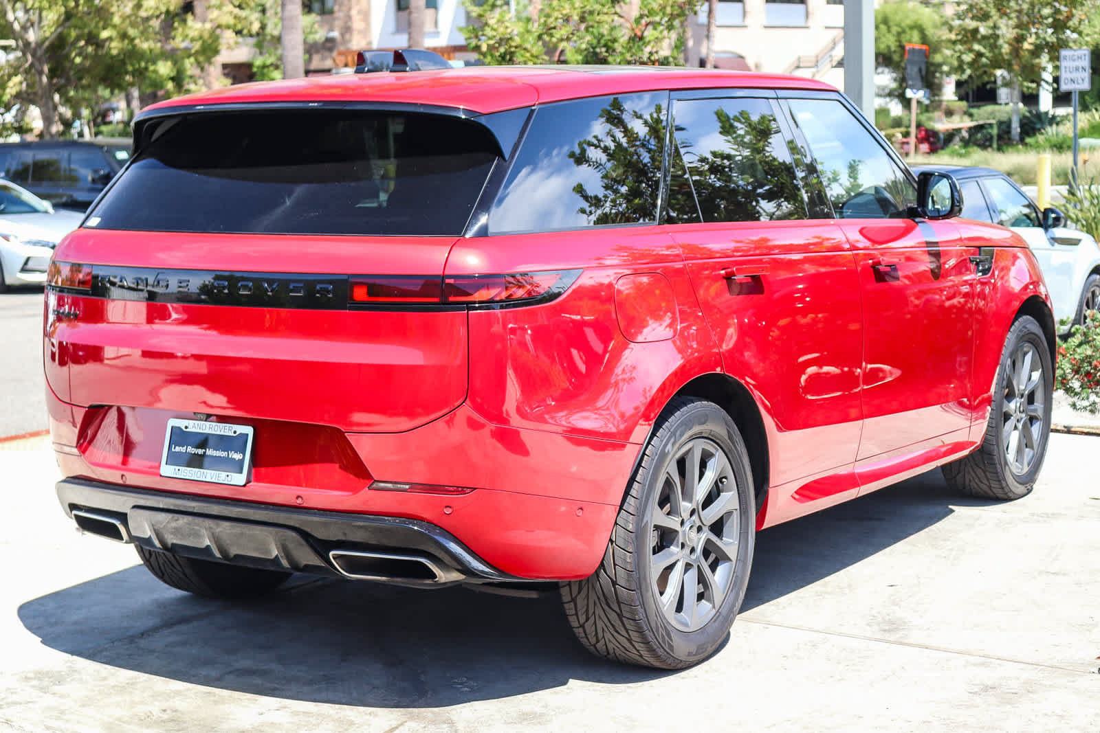 Used 2024 Land Rover Range Rover Sport Dynamic SE AWD/4WD image 5