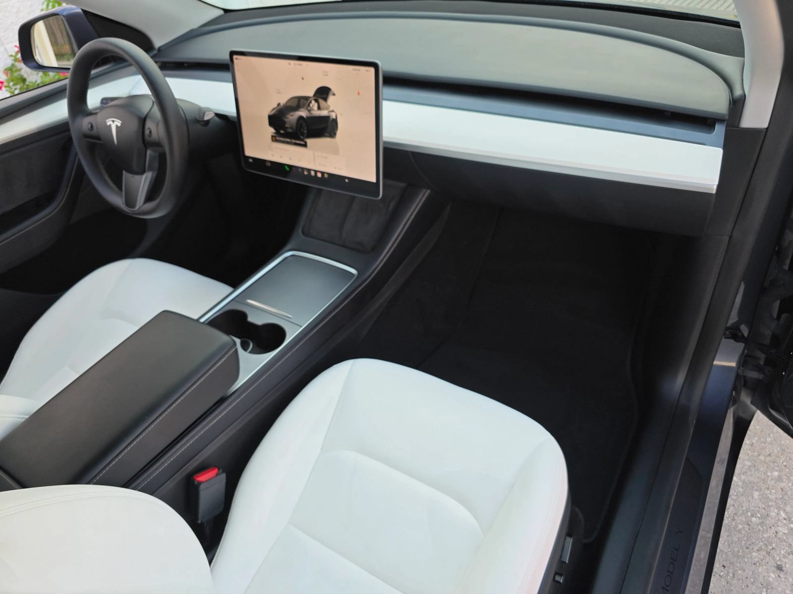 Used 2023 Tesla Model Y Long Range AWD/4WD image 28