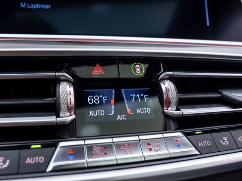 Used 2021 BMW X5 xDrive40i w/ M Sport Package image 26