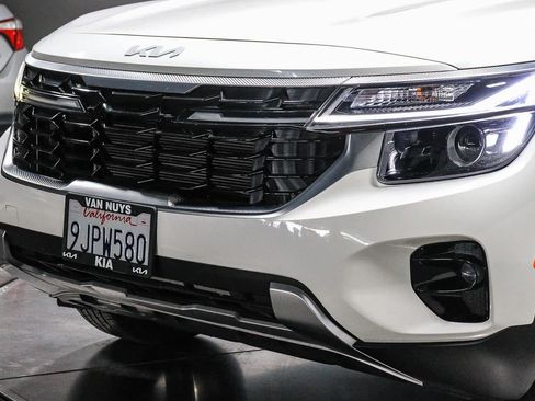 Used 2024 Kia Seltos EX FWD image 8