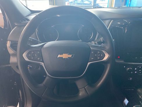 Used 2023 Chevrolet Traverse Premier image 7