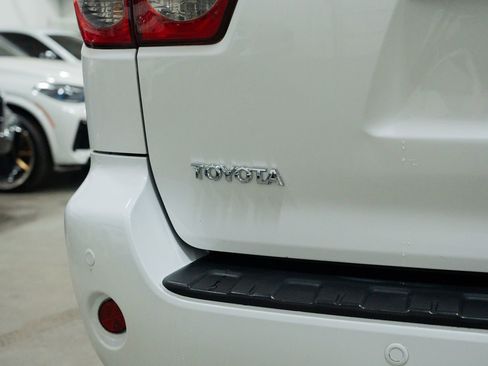 Used 2010 Toyota Sequoia Limited image 9