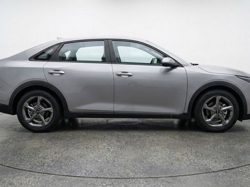 Used 2025 Kia K4 LXS image 11