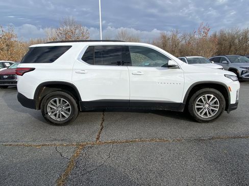 Used 2023 Chevrolet Traverse LT image 9