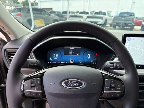 Used 2024 Ford Escape Platinum w/ Class II Trailer Tow Package AWD/4WD image 23