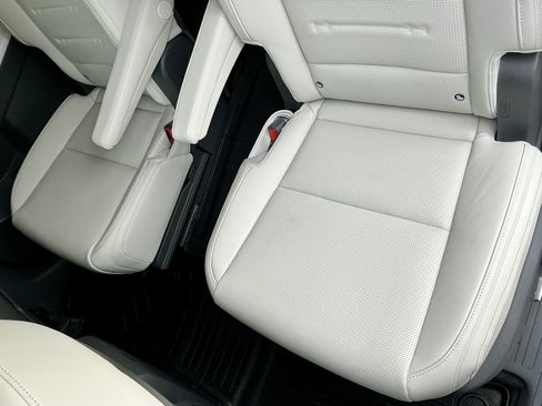 Used 2025 Hyundai Santa Fe Calligraphy image 29