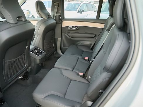 New 2026 Volvo XC90 B6 Plus w/ Protection Package Premier image 18