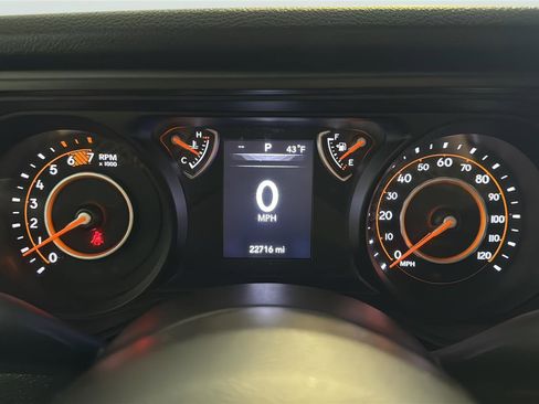 Used 2024 Jeep Wrangler Unlimited Sport AWD/4WD image 13