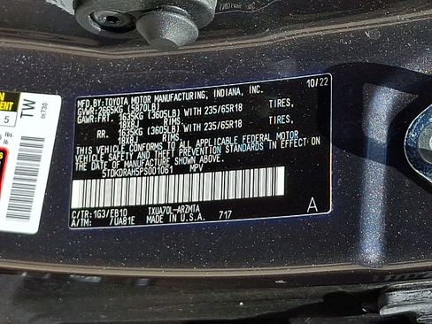 Used 2023 Toyota Highlander XLE FWD image 27