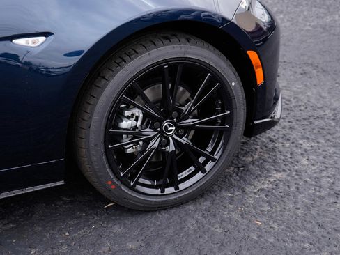New 2026 MAZDA MX-5 Miata Club w/ Weather Package RWD image 14