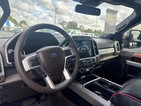 Used 2022 Ford F350 King Ranch w/ King Ranch Ultimate Package AWD/4WD image 4