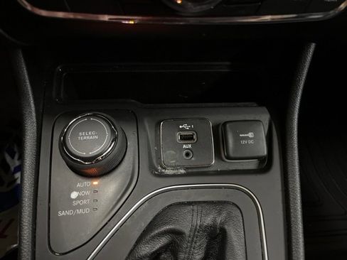 Used 2022 Jeep Cherokee Latitude Lux image 54