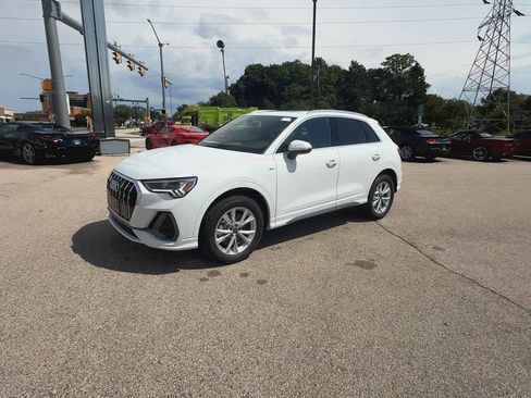 Used 2023 Audi Q3 2.0T Premium Plus AWD/4WD image 4