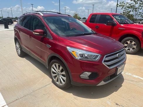 Used 2017 Ford Escape Titanium FWD image 4