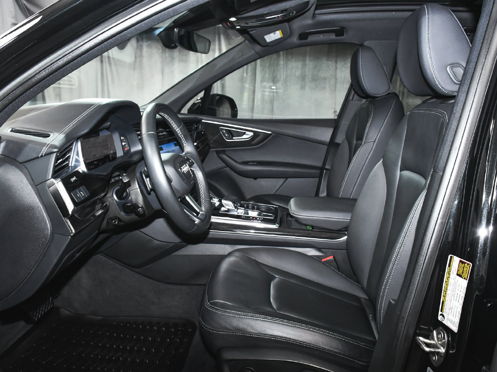 Used 2025 Audi Q7 3.0T Premium w/ Convenience Package AWD/4WD image 52