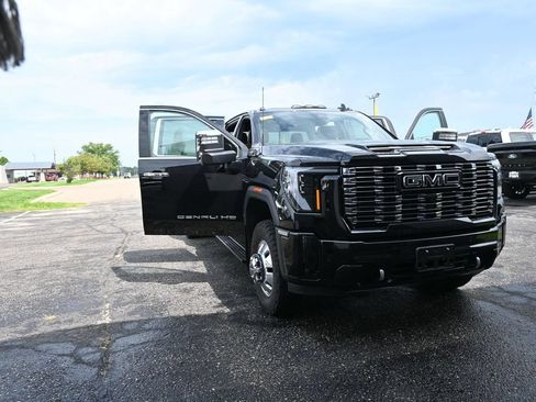 Used 2026 GMC Sierra 3500 Denali Ultimate AWD/4WD image 19