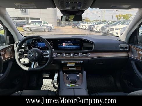 Certified 2026 Mercedes-Benz GLS 450 4MATIC image 14