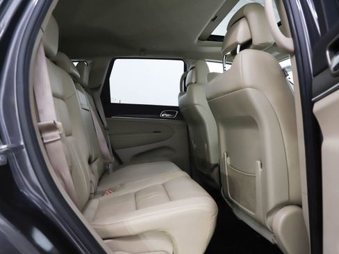 Used 2016 Jeep Grand Cherokee Limited w/ Trailer Tow Group IV image 12