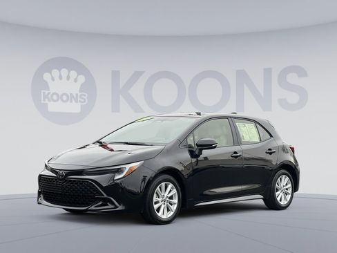 Used 2025 Toyota Corolla SE image 1