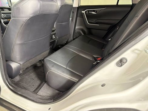 Used 2020 Toyota RAV4 XLE Premium image 22