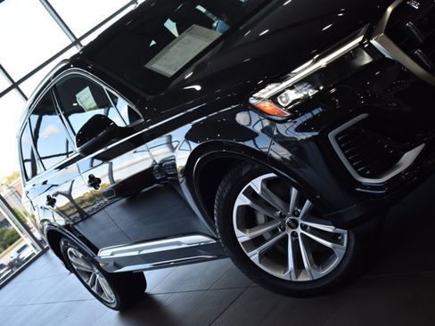 Certified 2025 Audi Q7 3.0T Premium w/ Convenience Package image 2