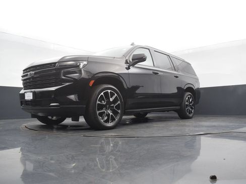 Used 2023 Chevrolet Suburban RST w/ Luxury Package AWD/4WD image 51