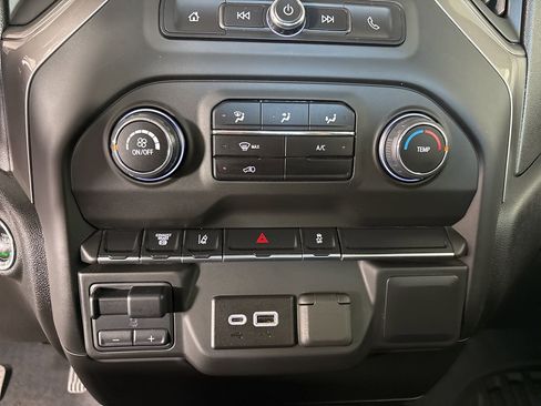 Used 2025 Chevrolet Silverado 3500 W/T image 15