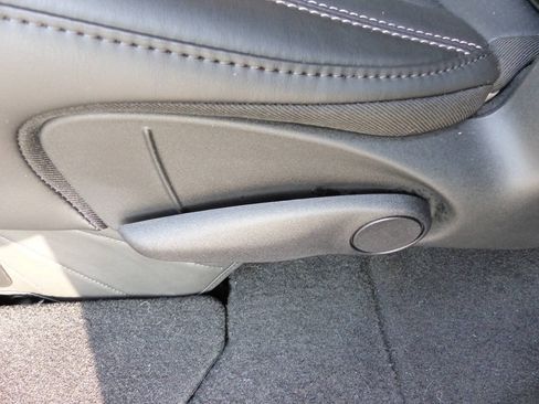 Used 2026 Chrysler Pacifica Select FWD image 48