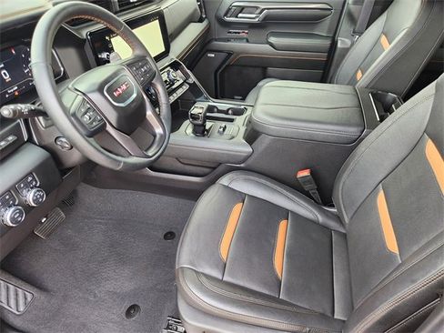 Used 2024 GMC Sierra 1500 AT4 w/ Technology Package AWD/4WD image 3