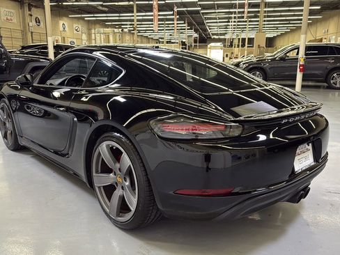 Used 2017 Porsche 718 Cayman S image 6