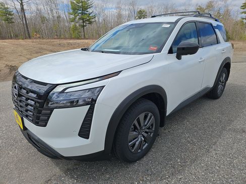 New 2026 Nissan Pathfinder SV image 1