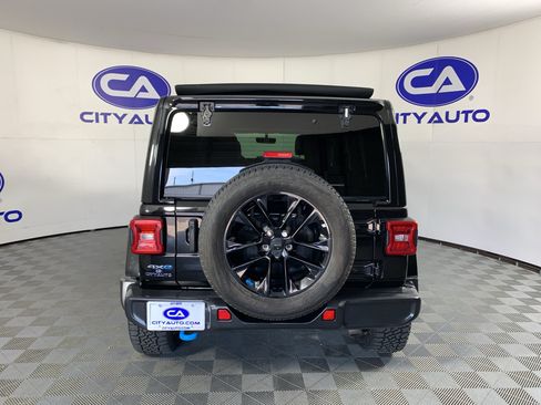 Used 2022 Jeep Wrangler Unlimited Sahara w/ Cold Weather Group AWD/4WD image 4