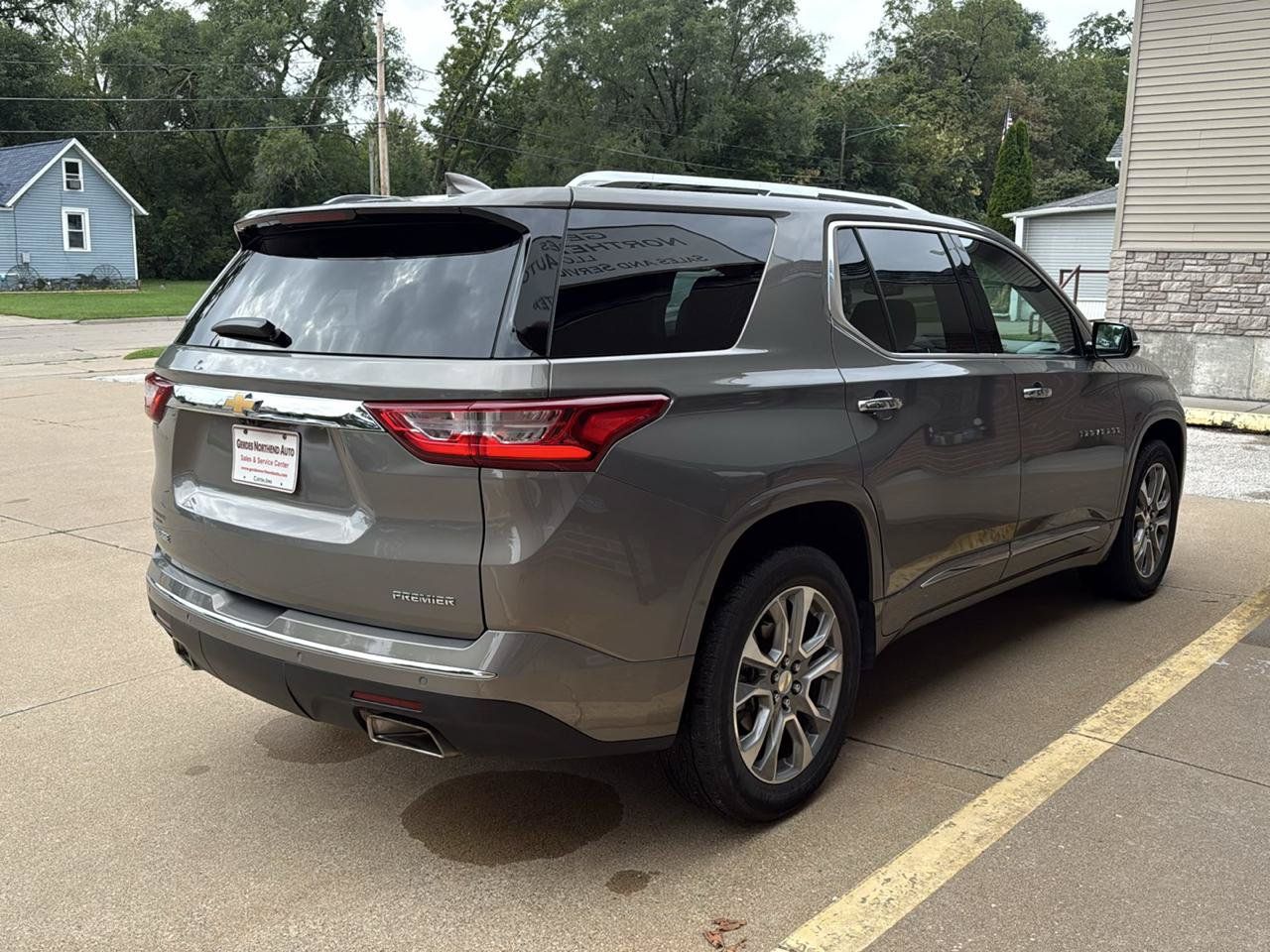Used 2019 Chevrolet Traverse Premier FWD image 4