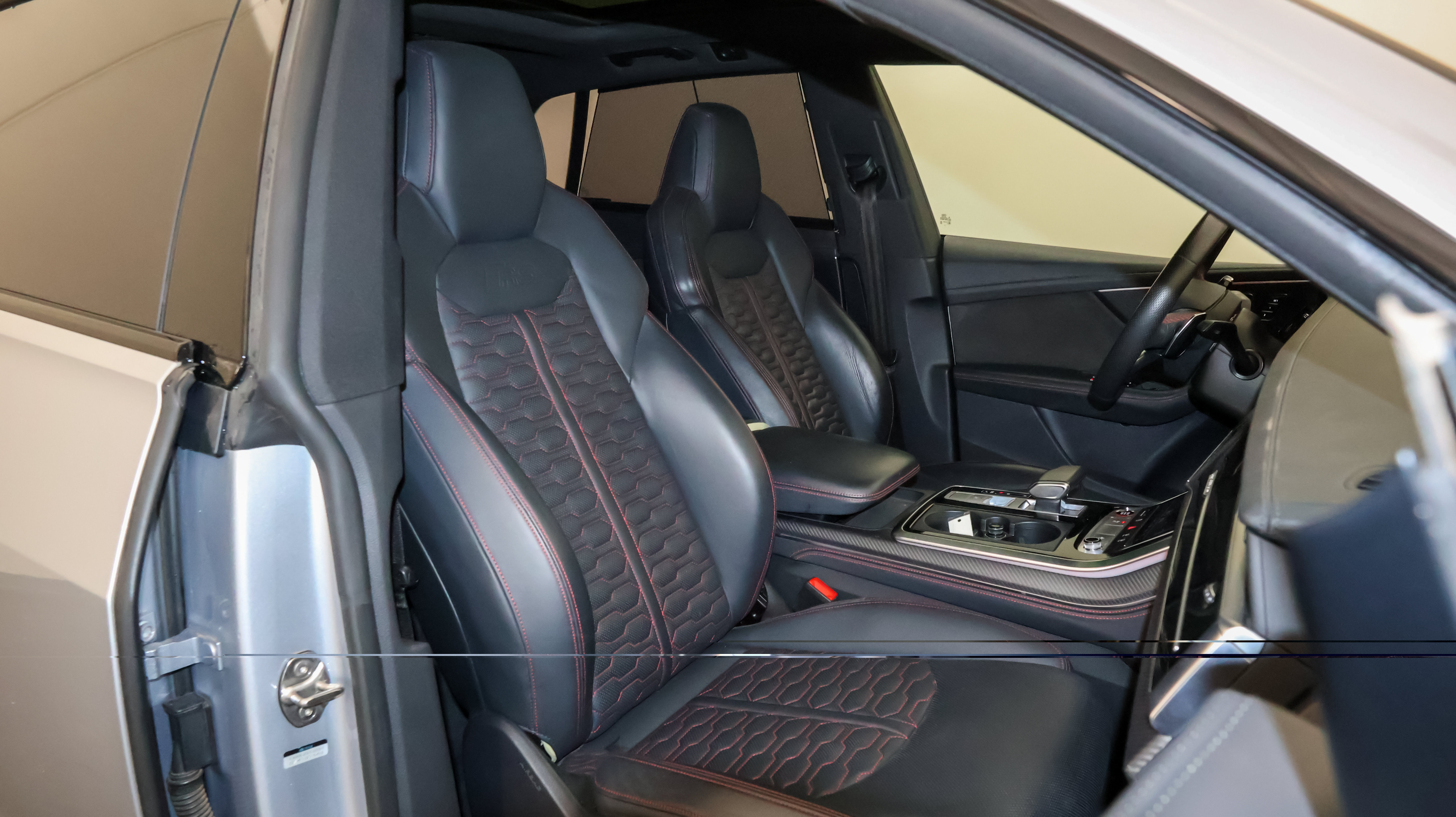 Used 2022 Audi RS Q8 AWD/4WD image 52