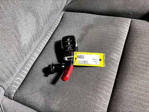 Used 2019 RAM 1500 Big Horn AWD/4WD image 14