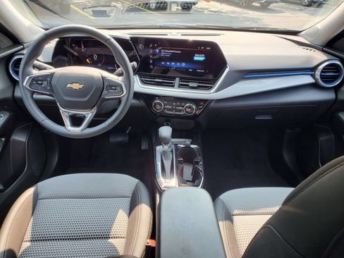 Used 2024 Chevrolet Trax LT w/ Driver Confidence Package FWD image 15