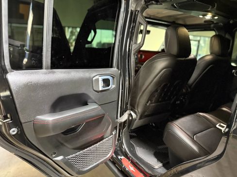 Used 2021 Jeep Gladiator Rubicon image 18