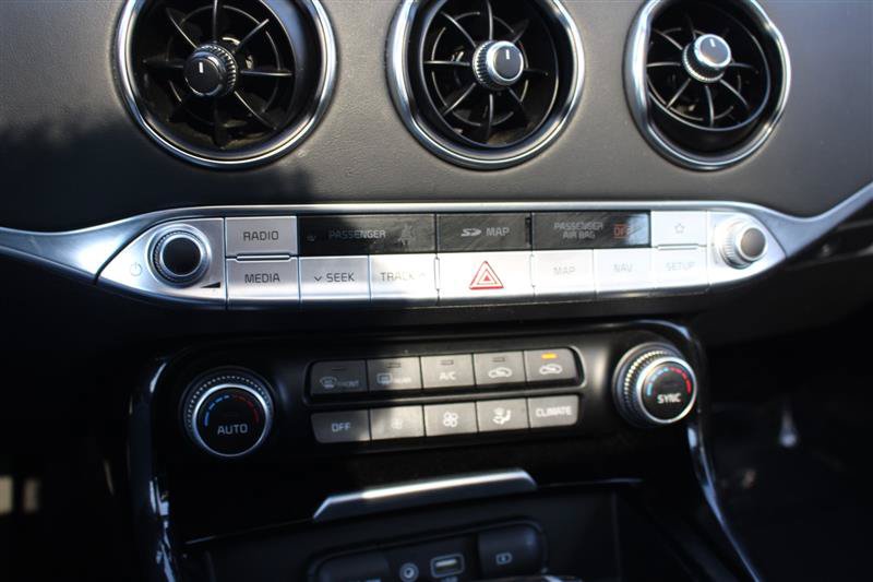 Used 2018 Kia Stinger Premium AWD/4WD image 17