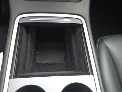 Used 2024 Tesla Model Y Long Range image 23