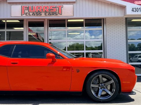 Used 2019 Dodge Challenger SRT Hellcat Redeye RWD image 11