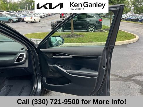 Certified 2025 Kia Seltos EX AWD/4WD image 58
