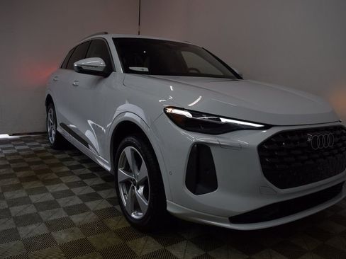 New 2025 Audi Q5 Premium Plus image 1