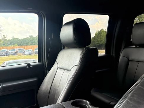 Used 2015 Ford F250 Lariat w/ Lariat Chrome Package AWD/4WD image 11