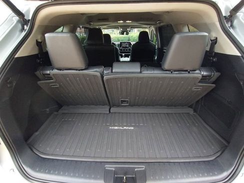 Used 2020 Toyota Highlander XLE image 79