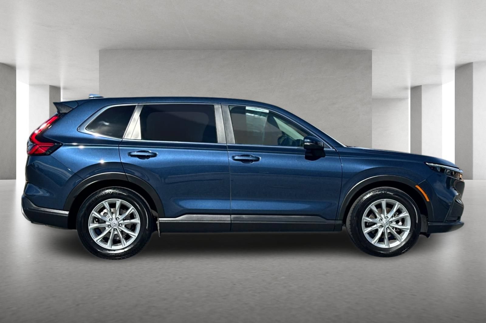 Used 2024 Honda CR-V EX image 3