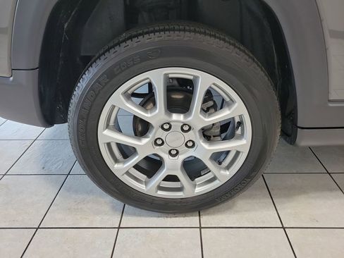 Used 2023 Jeep Compass Latitude AWD/4WD image 49